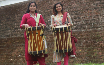പൂരത്തിൽ മേളപ്പെരുക്കത്തിന് ഇത്തവണ വനിതകളും; പാണ്ടി മേളം കൊട്ടാൻ അശ്വതിയും അർച്ചനയും; പിറക്കും പുതു ചരിത്രം