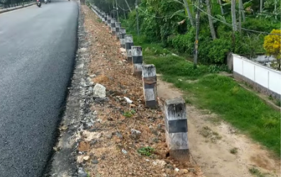 അപകടക്കെണിയായി മീരാൻകടവ് റോഡ്