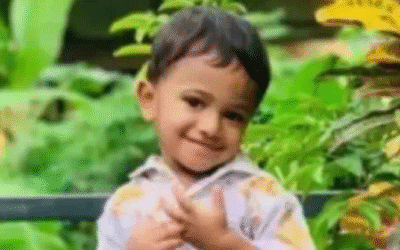 നിര്‍ത്തിയിട്ട കാര്‍ ഉരുണ്ടിറങ്ങി അപകടം, രണ്ടരവയസ്സുകാരന് ദാരുണാന്ത്യം
