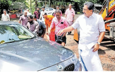 മദ്യലഹരിയില്‍ കാറോടിച്ച് യുവാവിന്‍റെ പരാക്രമം; മോന്‍സ് ജോസഫ് എംഎല്‍എ രക്ഷപ്പെട്ടത് തലനാരിഴയ്ക്ക്