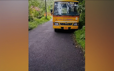 മദ്യപിച്ച് സ്‌കൂള്‍ ബസ് ഓടിച്ച ഡ്രൈവര്‍ കസ്റ്റഡിയില്‍; കുട്ടികളെ സ്‌കൂളിലെത്തിച്ചത് പൊലീസ്