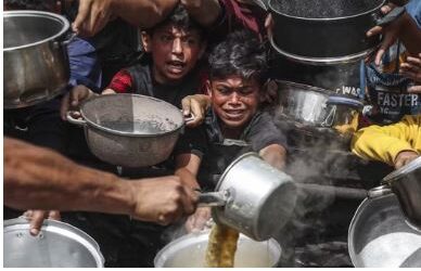 ഭക്ഷണം കാത്തുനില്‍ക്കുന്നവര്‍ക്ക് നേരെ ഇസ്രാഈല്‍ ആക്രമണം; ഗസ്സയില്‍ 37 പേര്‍ കൊല്ലപ്പെട്ടു
