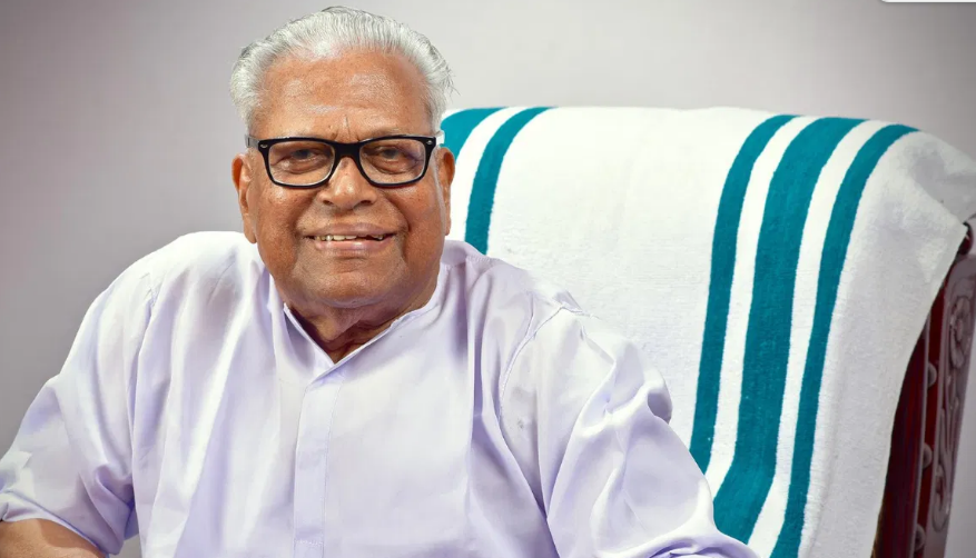 ഹൃദയാഘാതം, വിഎസ് ആശുപത്രിയിൽ
