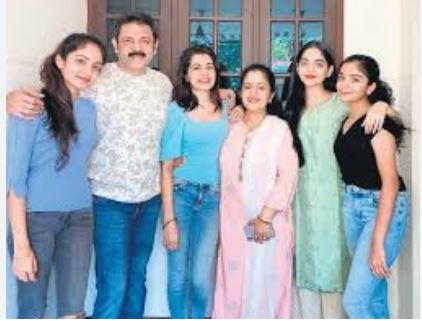 ‘ഭാര്യയും മക്കളും വിചാരിച്ചതിലും ബുദ്ധിമതികളാണ്, അച്ഛനെന്ന നിലയിൽ വിജയമാണെന്ന് തോന്നിയ നിമിഷം’: കൃഷ്ണകുമാർ