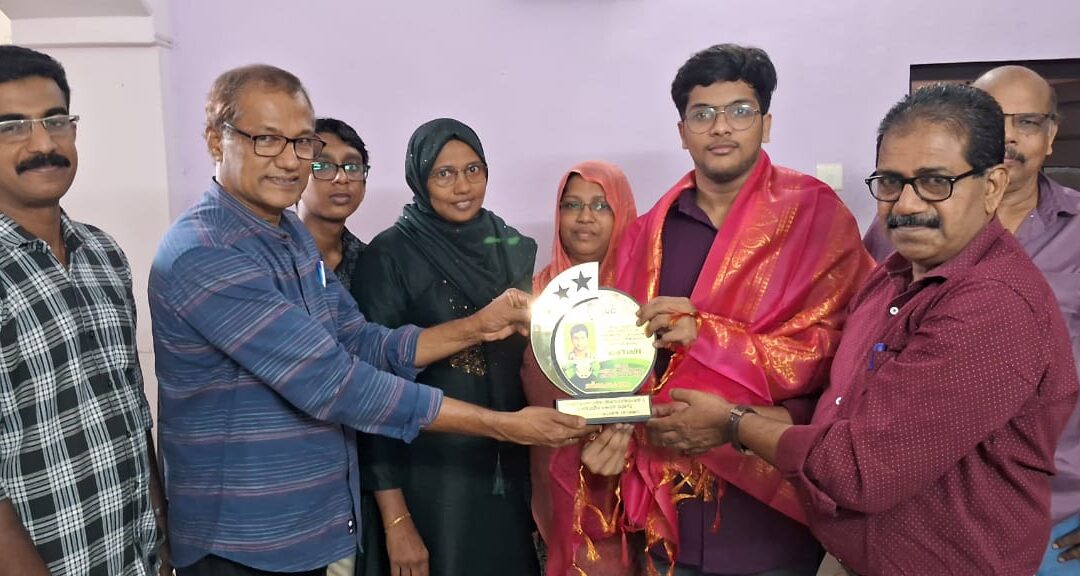 നീറ്റ് പരീക്ഷയിൽ 788 ആം റാങ്ക് നേടിയ മുഷ്താക്കിനു സൗഹൃദയുടെ ആദരവ്
