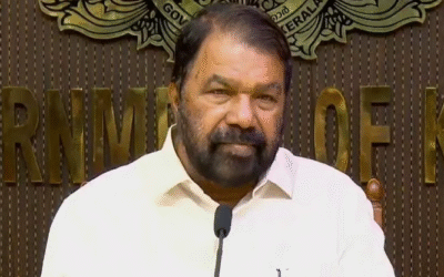 മിഥുന്റെ കുടുംബത്തിന് മാനേജ്‌മെന്റ് 10 ലക്ഷം നല്‍കണം, ജോലി നല്‍കുന്നതും പരിഗണിക്കണം: മന്ത്രി ശിവന്‍കുട്ടി