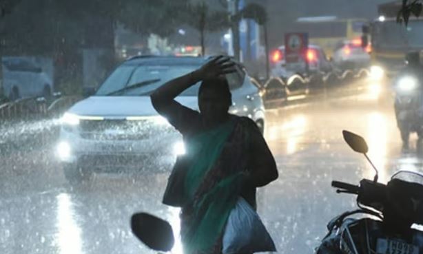 തീവ്ര ന്യൂനമര്‍ദ്ദം, സംസ്ഥാനത്ത് മഴ കനക്കുന്നു; അഞ്ചു ജില്ലകളില്‍ അതിശക്ത മഴ മുന്നറിയിപ്പ്