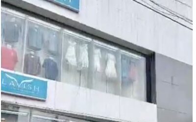 കൊല്ലം ആയൂരിൽ ടെക്സ്റ്റൈൽസിൽ മാനേജരെയും സെയിൽസ് ഗേളിനെയും മരിച്ച നിലയിൽ കണ്ടെത്തി.