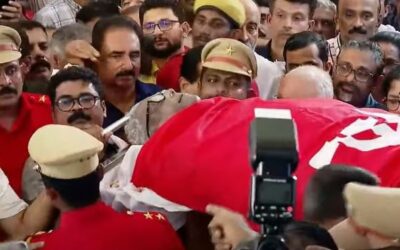 ജനസാഗരം കടന്ന്…. 22 മണിക്കൂർ നീണ്ട വിലാപയാത്ര, ഒടുവില്‍ ജന്മനാട്ടില്‍; വി എസ് വേലിക്കകത്ത് വീട്ടില്‍