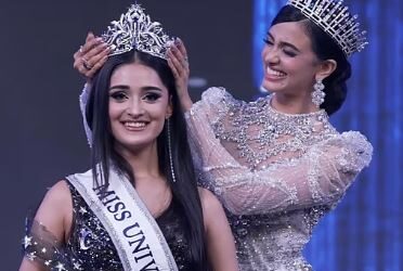 മിസ് യൂണിവേഴ്‌സ് ഇന്ത്യ കിരീടം മാനിക വിശ്വകര്‍മ്മയ്ക്ക്