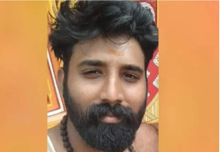 ക്ഷേത്രപരിസരം വൃത്തിയാക്കുന്നതിനിടെ ശുചീകരണ ജീവനക്കാരൻ പ്രഷർ ഗണ്ണിൽ നിന്ന് ഷോക്കേറ്റു മരിച്ചു