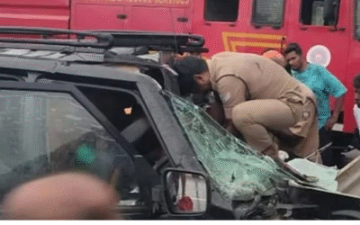 വാളയാറില്‍ നിര്‍ത്തിയിട്ടിരുന്ന ലോറിയിലേക്ക് കാര്‍ ഇടിച്ചുകയറി; രണ്ട് യുവതികള്‍ മരിച്ചു