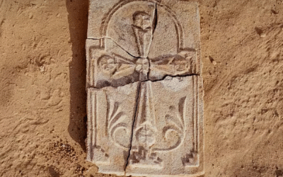 1400 വർഷം പഴക്കമുള്ള കുരിശിന്റെ രൂപം അബുദാബിയിൽ കണ്ടെത്തി