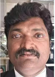 പി​താ​വും മ​ക​നും ചേ​ർ​ന്ന് അ​ഭി​ഭാ​ഷ​ക​നെ മ​ർ​ദ്ദി​ച്ച​താ​യി പ​രാ​തി