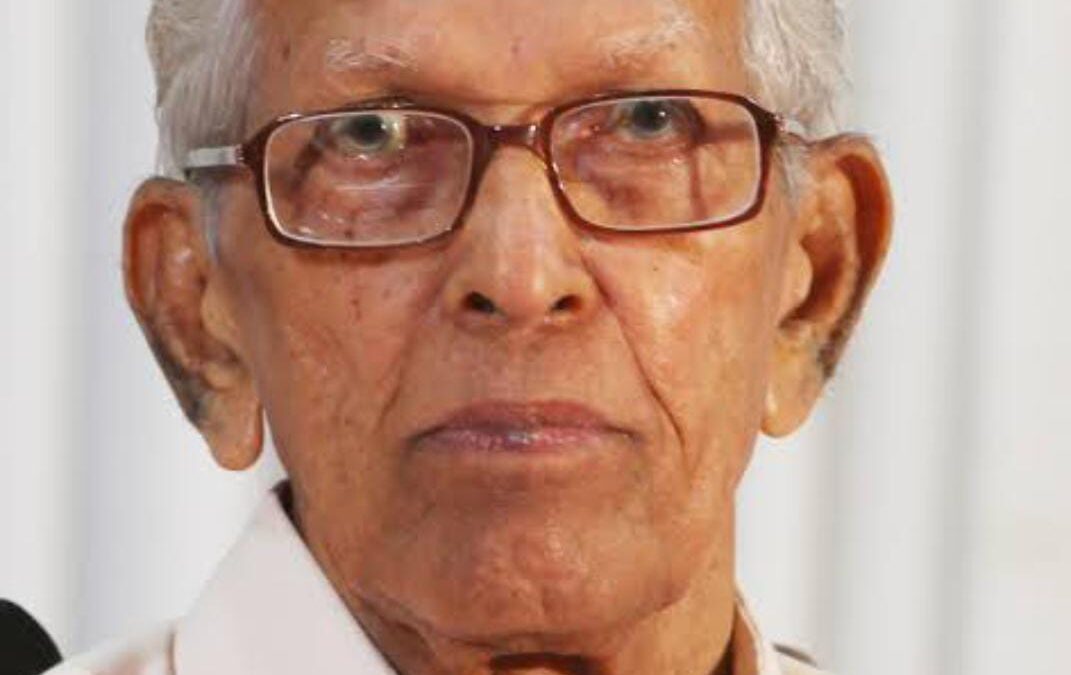 പ്രൊഫ. എം കെ സാനു അന്തരിച്ചു