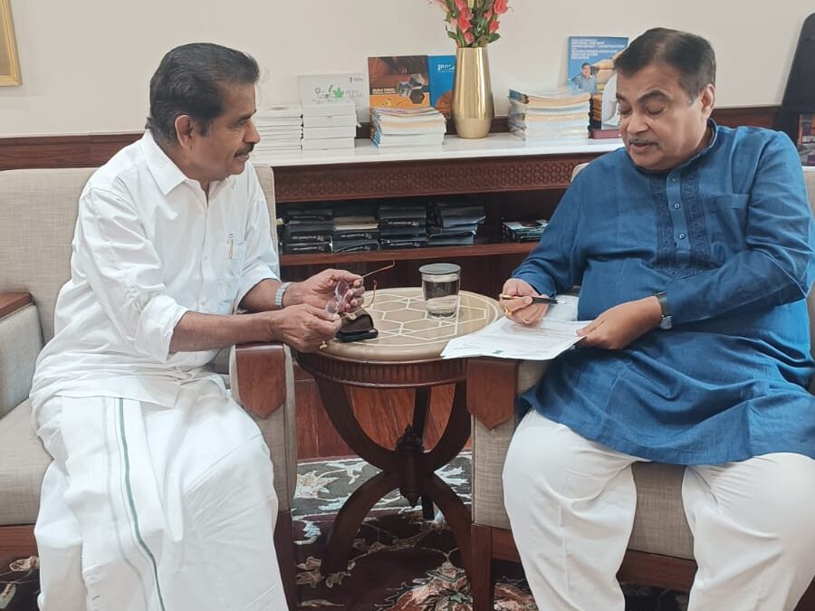 വിഴിഞ്ഞം-നാവായിക്കുളം ഔട്ടർ റിങ് റോഡ് പദ്ധതി : അടൂർ പ്രകാശ് എം.പി കേന്ദ്രമന്ത്രി നിതിൻ ഗഡ്കരിയുമായി കൂടിക്കാഴ്ച നടത്തി