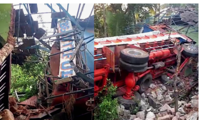 വീടിന് മുകളിലേക്ക് ലോറി മറിഞ്ഞ് അപകടം; ശബ്ദം കേട്ട് വീട്ടിലുള്ളവര്‍ ഇറങ്ങിയോടി, വന്‍ ദുരന്തം ഒഴിവായത് തലനാരിഴയ്ക്ക്