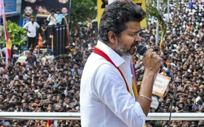 വിജയ് നല്കിയ 20 ലക്ഷം തിരികെ നല്കി മരിച്ചയാളുടെ ഭാര്യ