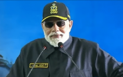 ഐഎന്‍എസ് വിക്രാന്തില്‍ സൈനിക വേഷത്തില്‍ മോദി; നാവികസേനയ്‌ക്കൊപ്പം ദീപാവലി ആഘോഷിച്ച് പ്രധാനമന്ത്രി
