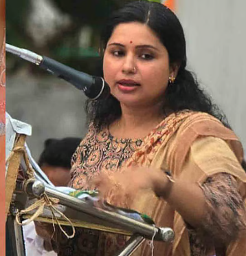 ‘മാലയും താലിയും കാണ്മാനില്ല’, പരാതിയുമായി കോണ്ഗ്രസ് നേതാവ് വീണ എസ് നായര്