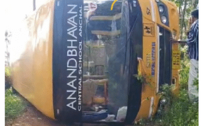 അഞ്ചലില്‍ സ്‌കൂള്‍ ബസ് മറിഞ്ഞ് അപകടം