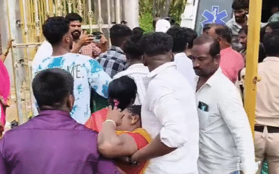 ആന്ധ്ര ക്ഷേത്രത്തില്‍ ദുരന്തം; തിക്കിലും തിരക്കിലും 9 മരണം, നിരവധിപ്പേര്‍ക്ക് പരിക്ക്