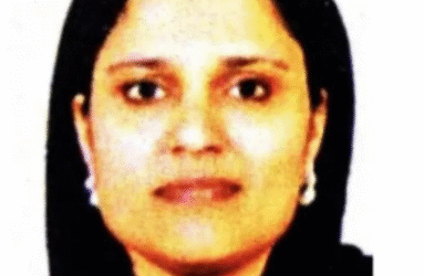 കാർ ഡിവൈഡറിൽ ഇടിച്ചുണ്ടായ അപകടത്തിൽ പരിക്കേറ്റ വീട്ടമ്മ മരണപ്പെട്ടു