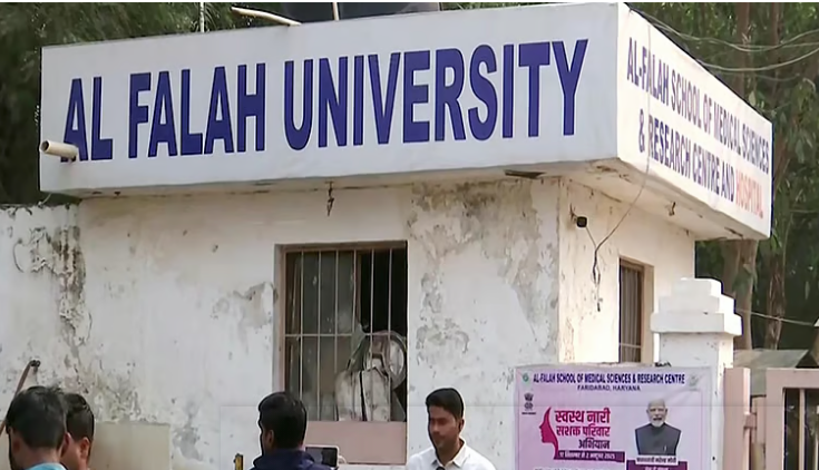 ഡല്‍ഹി സ്‌ഫോടനം: അല്‍ ഫലാഹ് സര്‍വകലാശാല അടക്കം 25 ഇടങ്ങളില്‍ ഇഡി റെയ്ഡ്