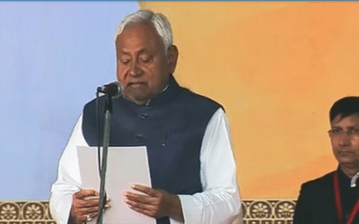 ബിഹാറിന് പുതിയ ടീം, നിതീഷ് കുമാര് അധികാരമേറ്റു; മന്ത്രിസഭയില് മൂന്ന് സ്ത്രീകള്