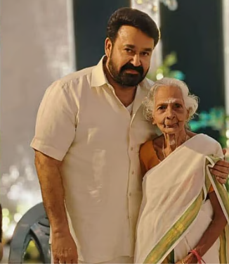 ‘തൊട്ടോട്ടേ’ എന്ന് ലീലാമണിയമ്മ; ചേർത്ത് പിടിച്ച് വിശേഷങ്ങൾ തിരക്കി മോഹൻലാൽ, വൈറലായി ചിത്രങ്ങൾ