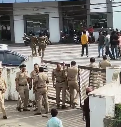 വിവാഹ സല്‍ക്കാരത്തിനിടെ റോഡ് ബ്ലോക്ക് ചെയ്തു; വിരുന്നുകാരും നാട്ടുകാരും തമ്മില്‍ പൊരിഞ്ഞ തല്ല്