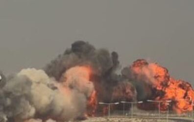 ഇന്ത്യന് യുദ്ധവിമാനം തേജസ് തകര്ന്നു വീണു; പൈലറ്റിന് വീരമൃത്യു; അപകടം ദുബൈ എയര്ഷോയ്ക്കിടെ