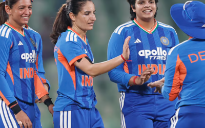 ഗ്രീന്‍ഫീല്‍ഡിനെ തീപിടിപ്പിച്ച് ഷെഫാലി; പേസും സ്പിന്നുമായി രേണുകയും ദീപ്തിയും