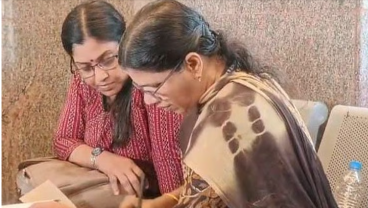 റെയില്‍വേ സ്റ്റേഷനില്‍ വെച്ച് കൈക്കൂലി വാങ്ങി; കെഎസ്ഇബി ഉദ്യോഗസ്ഥയെ കൈയോടെ പൊക്കി വിജിലന്‍സ്