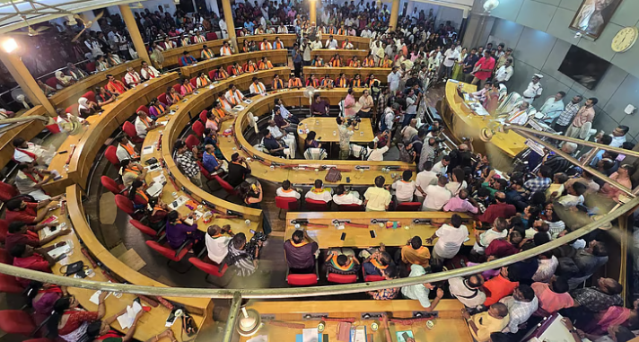 ‘ദൈവങ്ങളുടെ പേരില്‍ നടത്തിയ സത്യപ്രതിജ്ഞ റദ്ദാക്കണം’; തെരഞ്ഞെടുപ്പ് കമ്മീഷനെ സമീപിച്ച് സിപിഎം