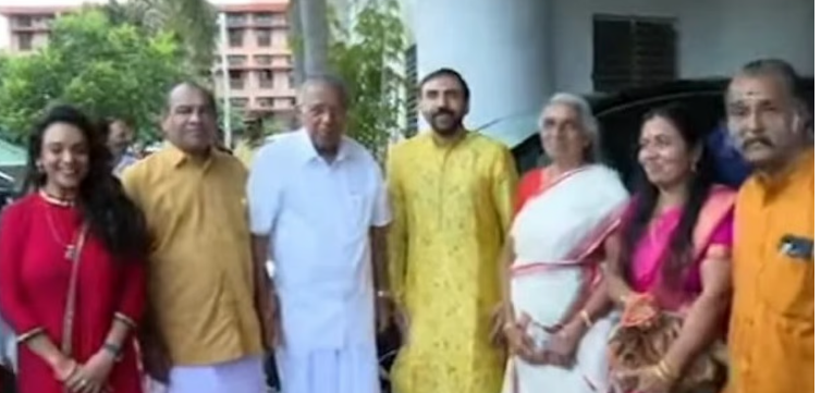 മുഖ്യമന്ത്രിക്കൊപ്പം ചടങ്ങില്‍ ഉണ്ണികൃഷ്ണന്‍ പോറ്റി; ഒറിജനല്‍ ദൃശ്യം പുറത്ത്