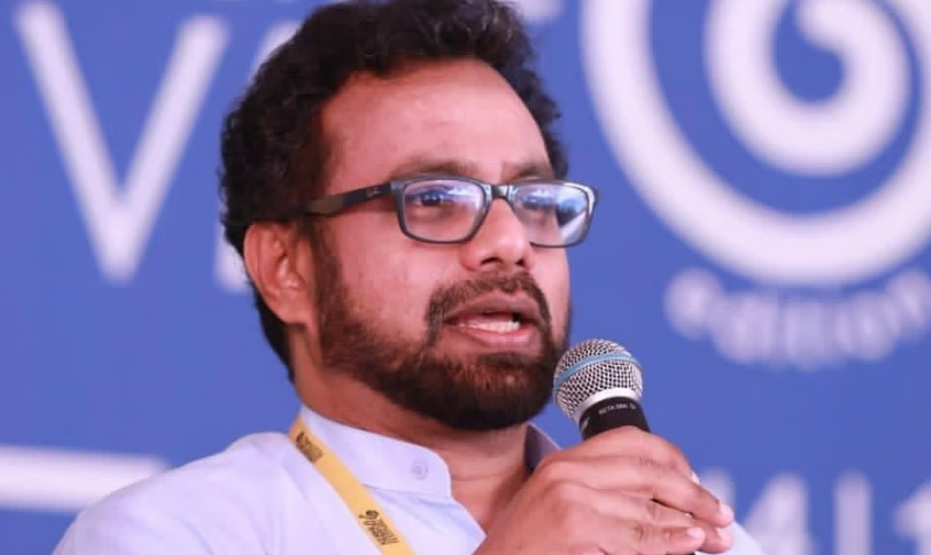 ഗാന്ധിജിയുടെ ചിത്രം ഇന്ത്യന്‍ കറന്‍സിയില്‍ നിന്ന് നീക്കുന്നു, ആദ്യഘട്ട ചര്‍ച്ച കഴിഞ്ഞെന്ന് ബ്രിട്ടാസ്