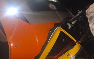 വന്ദേ ഭാരത് ട്രെയിന് മുന്നിൽ ഓട്ടോറിക്ഷ ഓടിച്ചു കയറ്റി