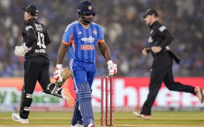 ‘സഞ്ജു ഫ്രോഡ് താരം, പിആർ വർക്കിൽ ടീമിലെത്തുന്നു, വിരമിക്കാൻ സമയമായി’; മലയാളി താരത്തിനെതിരെ കടുത്ത രോഷം