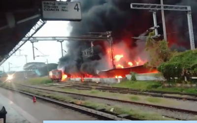 തൃശൂര്‍ റെയില്‍വെ സ്റ്റേഷനില്‍ വന്‍ തീപിടിത്തം, നൂറിലധികം വാഹനങ്ങള്‍ കത്തിനശിച്ചു