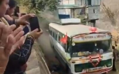 റോഡിന് കാത്തിരുന്നു 78 വർഷം, ഒടുവിൽ ഗ്രാമത്തിൽ ബസ് എത്തി; ആഘോഷം കളർഫുൾ