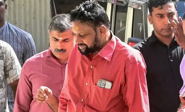 ശബരിമല സ്വര്‍ണക്കൊള്ള: തന്ത്രിയുടെ സാമ്പത്തിക ഇടപാടുകള്‍ വിശദമായി അന്വേഷിക്കാന്‍ എസ്ഐടി