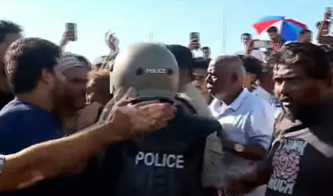 ടോള്‍ പിരിവിനെതിരെ പന്തീരങ്കാവില്‍ പ്രതിഷേധം