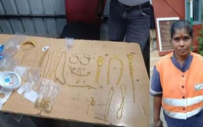 റോഡിൽ കിടന്ന ബാഗിൽ 45 ലക്ഷത്തിന്റെ സ്വർണം; പോലീസിന് കൈമാറി ശുചീകരണ തൊഴിലാളി, പിന്നാലെ മുഖ്യമന്ത്രിയുടെ സമ്മാനം