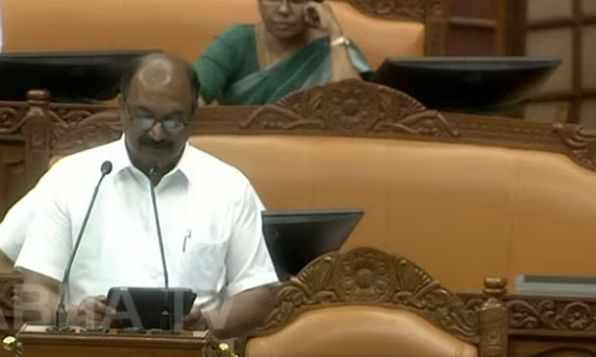 ‘മതമല്ല, മതമല്ല പ്രശ്നം- എരിയുന്ന വയറിലെ തീയാണ് പ്രശ്നം, അതാണ് ഞങ്ങളുടെ രാഷ്ട്രീയം’; വര്ഗീയതയ്ക്കെതിരെ സംസ്ഥാന ബജറ്റ്