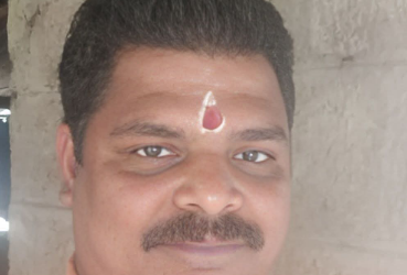 വീട്ടിലേക്ക് കയറ്റിയ കാർ പിന്നിലേക്ക് ഉരുണ്ട് ബൈക്കിലിടിച്ചു; ബൈക്ക് യാത്രികന് ദാരുണ അന്ത്യം