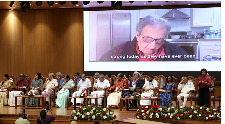 രാജ്യം ഉറ്റുനോക്കുന്ന മാതൃക, മതേതരത്വ സംരക്ഷണത്തില് കേരളം ഇന്ത്യയെ നയിക്കണം: അമര്ത്യാ സെന്