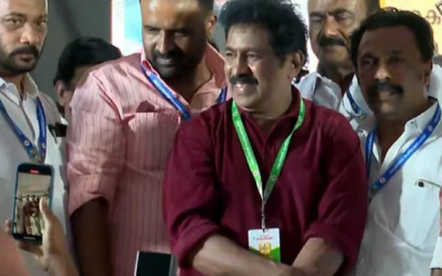 പ്രേംകുമാര് കോണ്ഗ്രസ് വേദിയില്