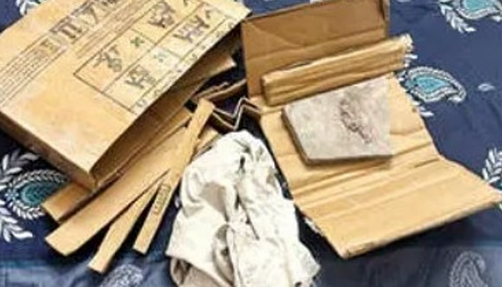 ആമസോണിൽ 56,000 രൂപയുടെ ലാപ്ടോപ്പ് ഓർഡർ ചെയ്തു; കിട്ടിയത് മാർബിൾ കഷ്ണം, പഴന്തുണി!