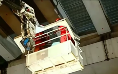 ഓപ്പറേഷന് ‘സുഭാഷ്’ വിജയം; മെട്രോ പില്ലറിന് മുകളില് കുടുങ്ങിയ പൂച്ചയെ രക്ഷപ്പെടുത്തി